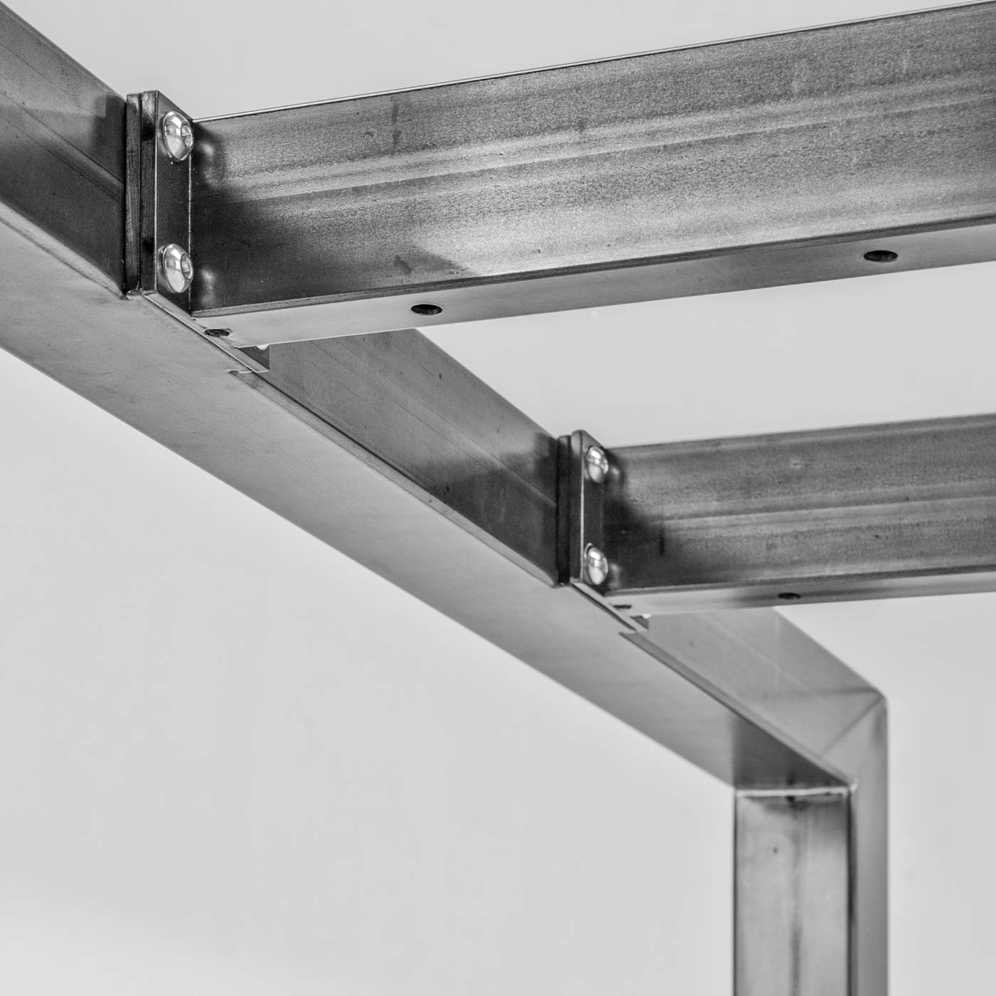 Mobili in Metallo su Misura Stile Industriale - Emmesystem BESPOKE